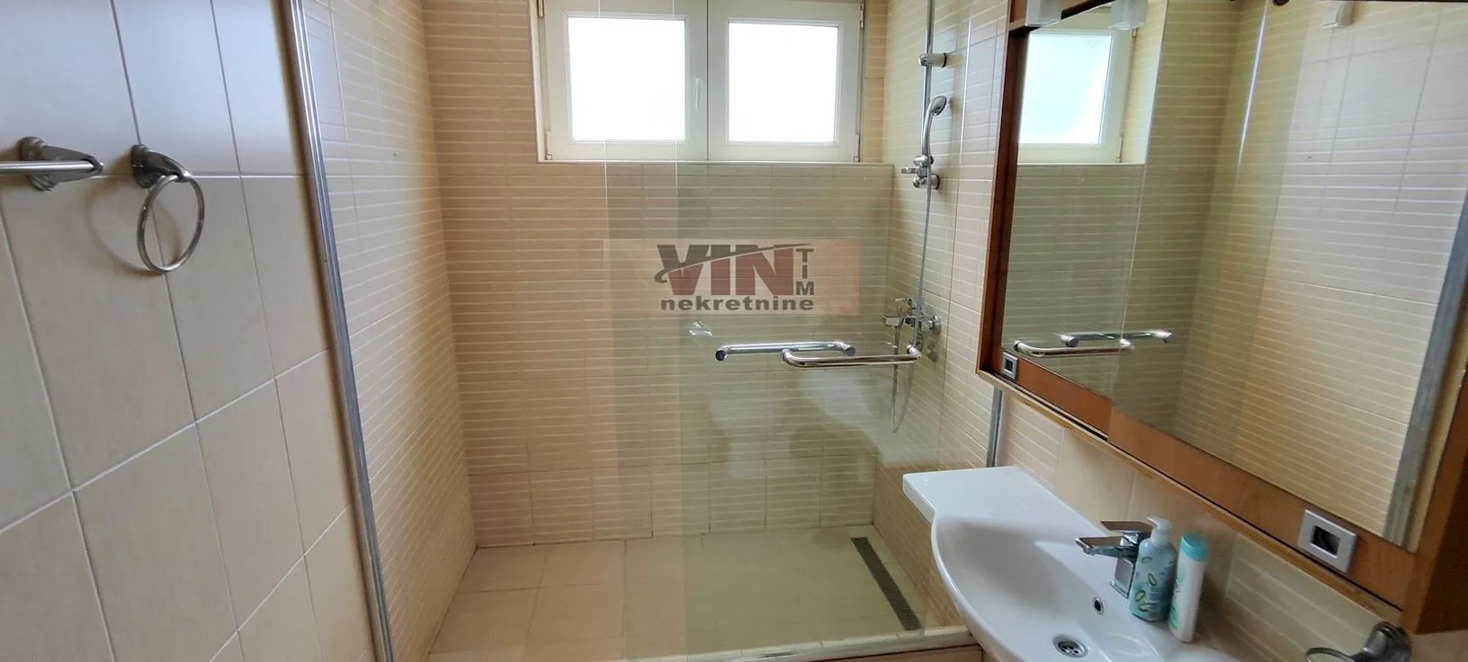 Prodaja, jednosoban stan, 33m², Bulevar Oslobodjenja, Novi Sad Sve Podlokacije