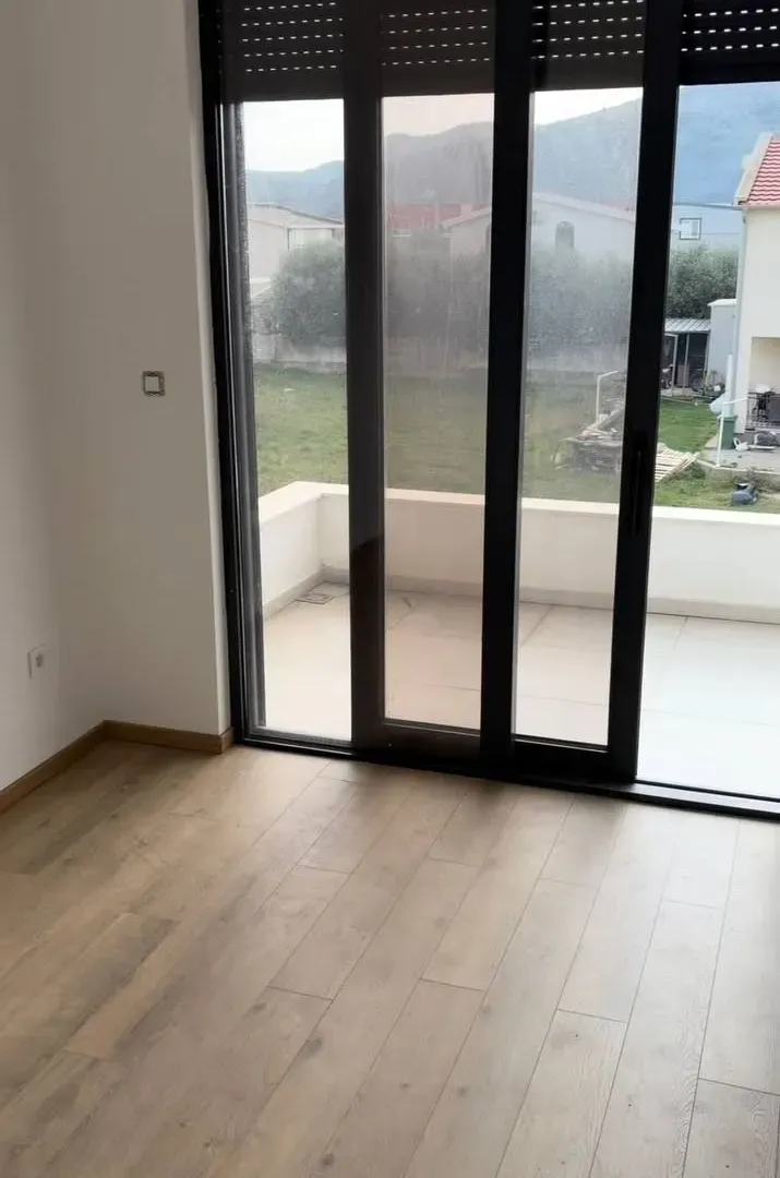 Sale, house, 225m², Bar, Crna Gora