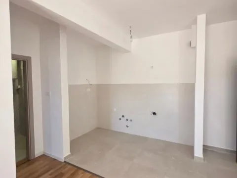 Sale, one bedroom apartment, 41m², Podkošljun, Budva - image 3