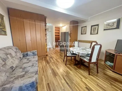 Izdavanje, jednosoban stan, 28m², Petlovo Brdo, Beograd - image 4