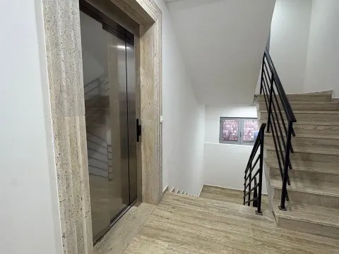 Prodaja, jednosoban stan, 76m², Tivat, Crna Gora - image 7