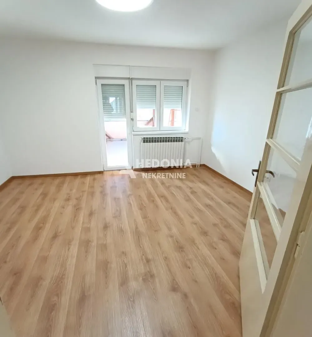 Izdavanje, poslovni prostor, 105m², Zemun Sve Podlokacije, Beograd