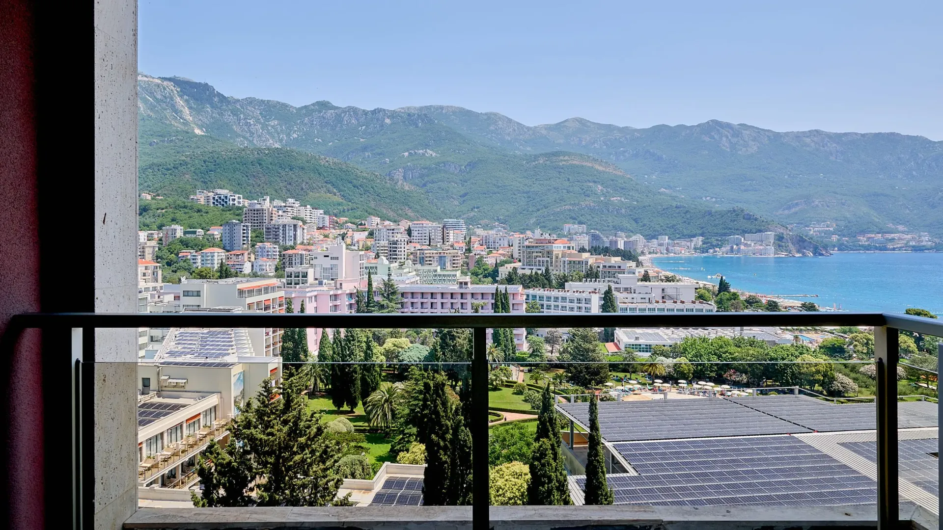 Rent, two bedroom apartment, 50m², Bečići, Budva