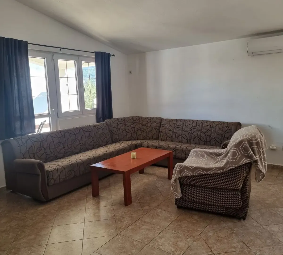 Rent, house, 100m², Polje, Bar