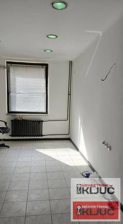 Rent, office space, 61m², Centar, Novi Sad