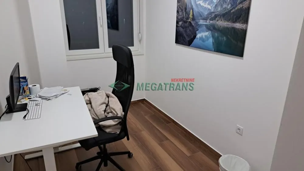 Izdavanje, četvorosoban stan, 100m², Novi Sad Sve Podlokacije, Novi Sad