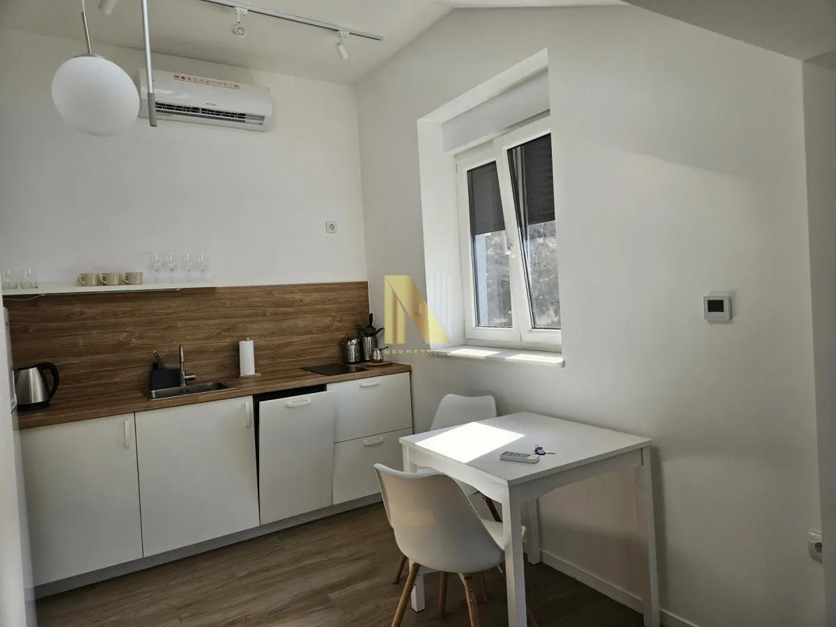 Prodaja, jednosoban stan, 32m², Centar, Novi Sad