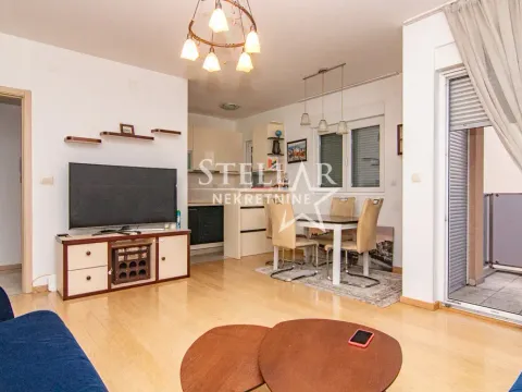 Rent, two bedroom apartment, 73m², City Kvart, Podgorica - image 1