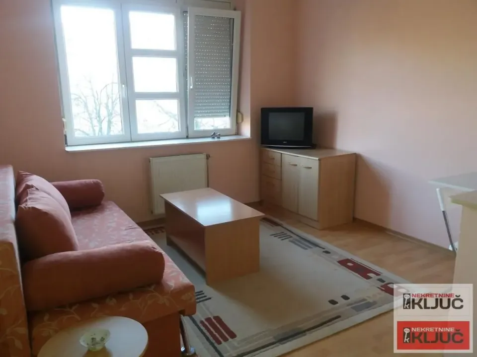 Izdavanje, jednosoban stan, 20m², Grbavica, Novi Sad Sve Podlokacije