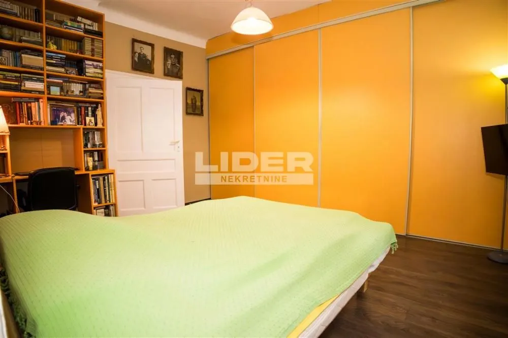 Sale, four bedroom apartment, 77m², Skadarlija, Beograd