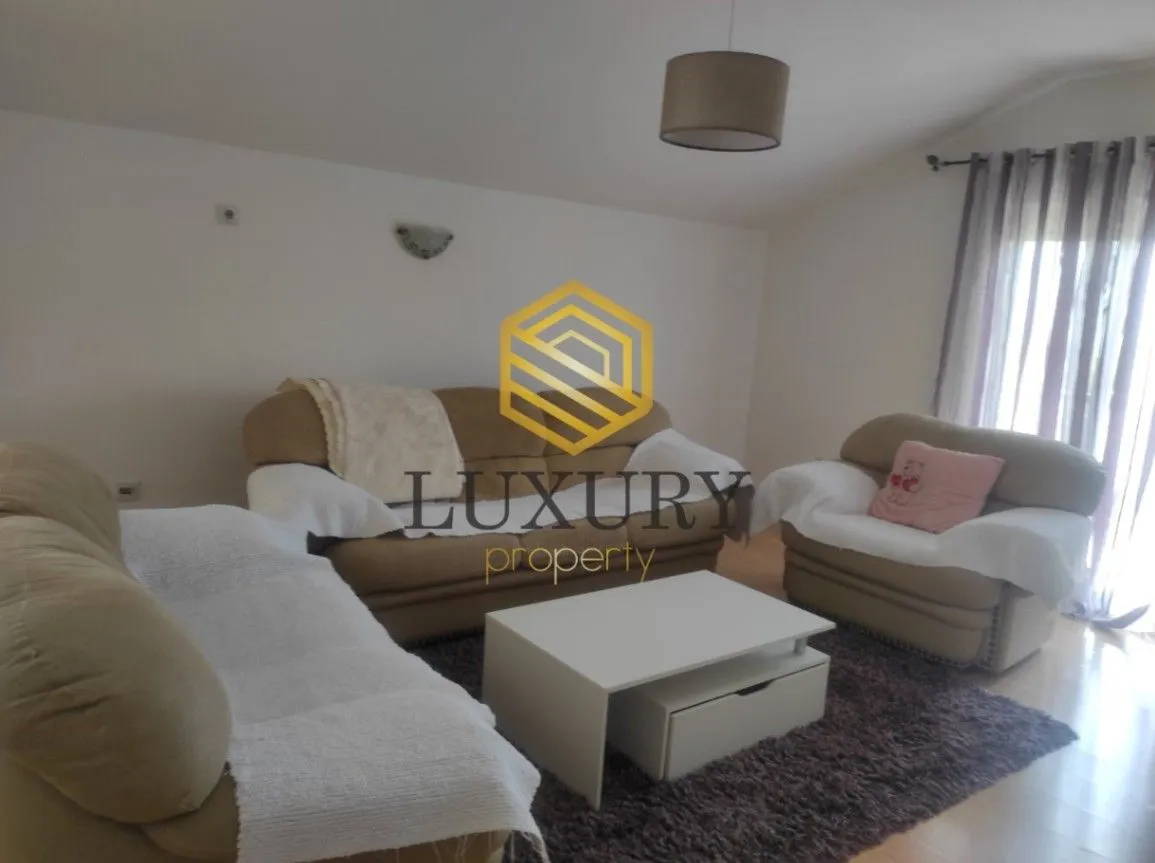 Izdavanje, dvosoban stan, 57m², Gornja Gorica, Podgorica