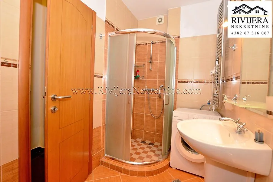 Prodaja, četvorosoban stan, 107m², Đenovići, Herceg Novi