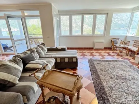 Prodaja, trosoban stan, 132m², Stoliv, Kotor - image 9