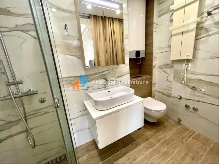 Izdavanje, stan, 240m², Neimar, Vračar Sve Podlokacije