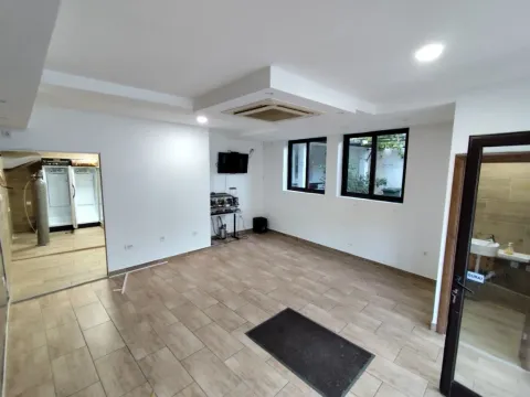 Izdavanje, poslovni prostor, 60m², Babilonija, Budva - image 2