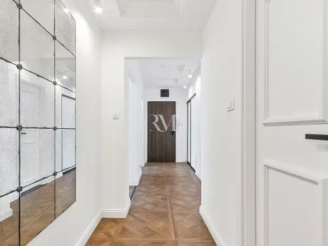 Izdavanje, dvosoban stan, 77m², Centar, Tivat - image 11