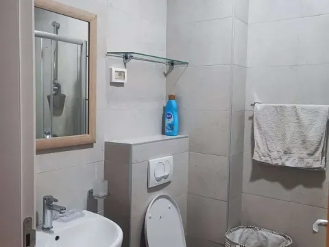 Izdavanje, jednosoban stan, 55m², Zagorič, Podgorica - image 11
