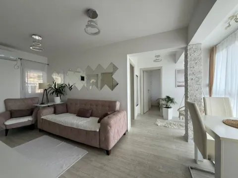 Izdavanje, dvosoban stan, 50m², Bečići, Budva - image 13