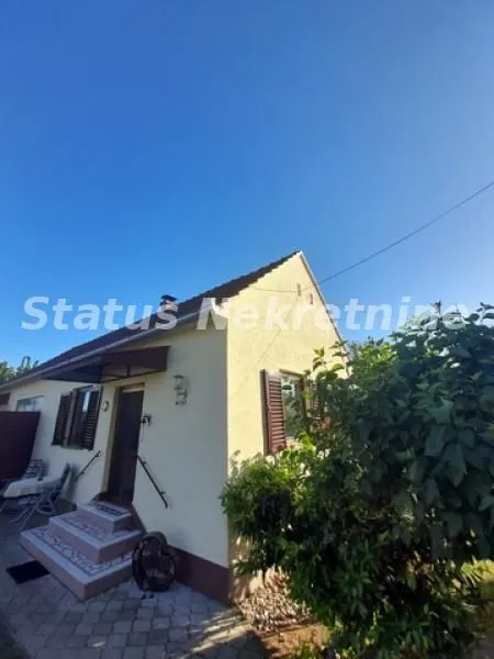 Prodaja, kuća, 194m², Šid, Srbija