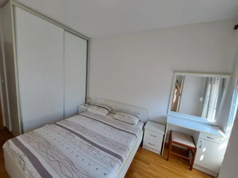 Rent, one bedroom apartment, 45m², City Kvart, Podgorica - image 11