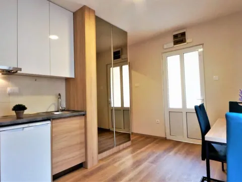 Izdavanje, garsonjera, 30m², Bečići, Budva - image 5