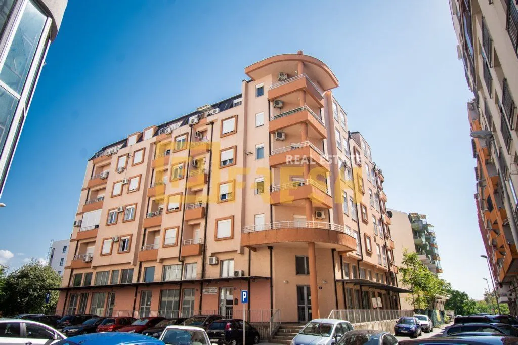Izdavanje, jednosoban stan, 46m², City Kvart, Podgorica