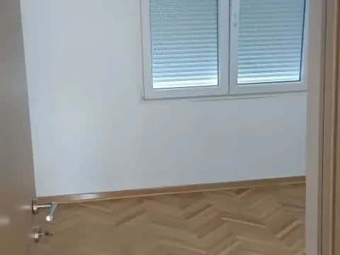 Izdavanje, poslovni prostor, 66m², Preko Morače, Podgorica - image 7