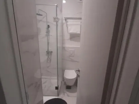 Izdavanje, dvosoban stan, 65m², Dobrota, Kotor - image 25