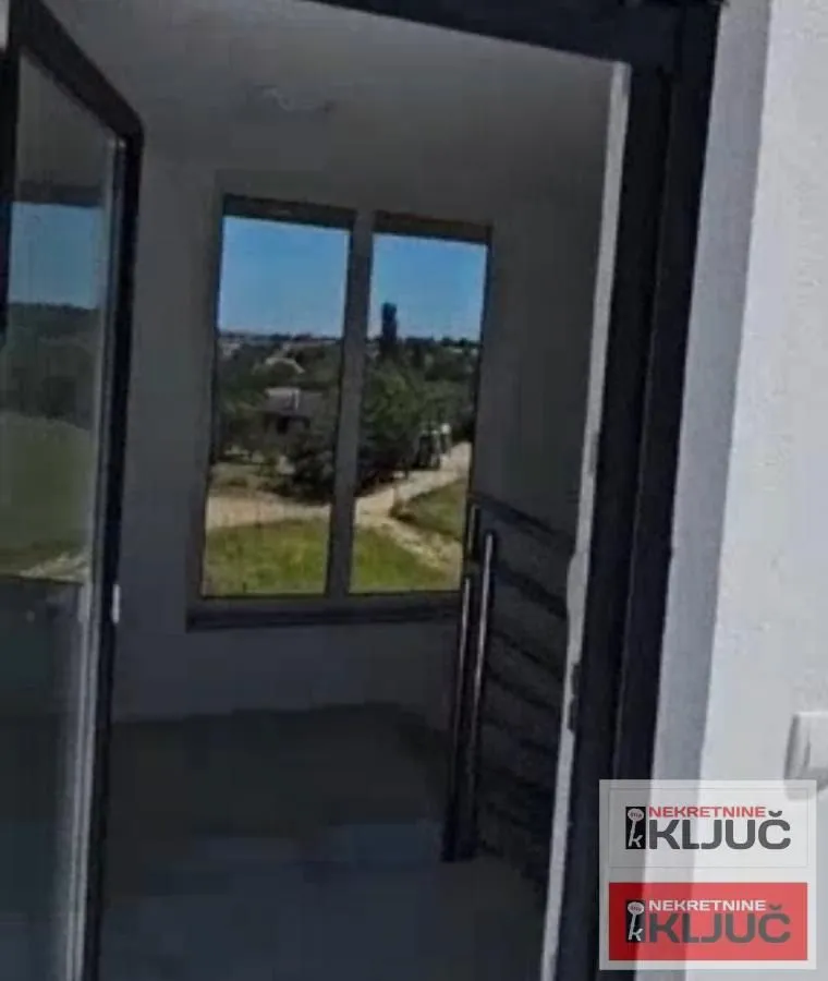 Prodaja, četvorosoban stan, 200m², Sremska Kamenica, Petrovaradin
