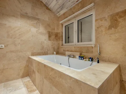 Prodaja, kuća, 380m², Ljuta, Kotor - image 13