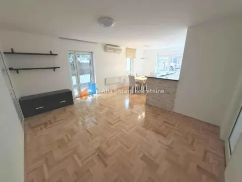 Rent, land lot, 70m², Kluz, Zvezdara Sve Podlokacije