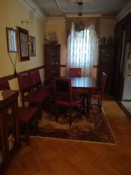 Izdavanje, kuća, 1150m², Karaburma, Palilula Sve Podlokacije