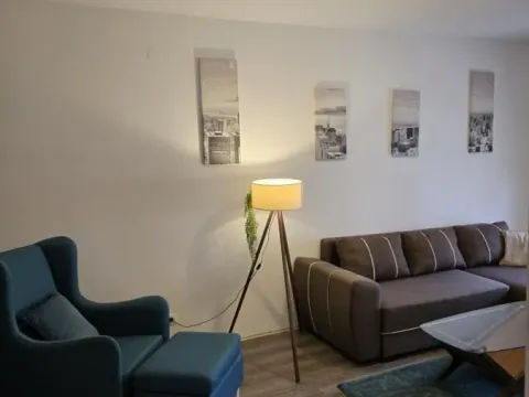 Izdavanje, dvosoban stan, 50m², Novi Beograd Blok 61, Novi Beograd Sve Podlokacije - image 2