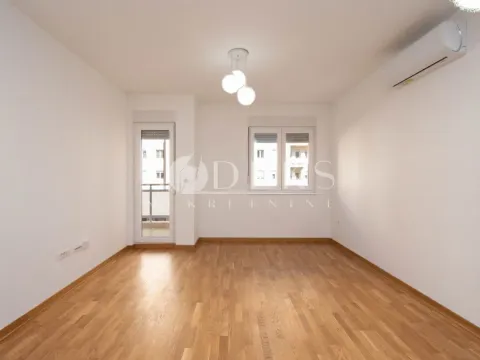 Izdavanje, dvosoban stan, 64m², City Kvart, Podgorica - image 1