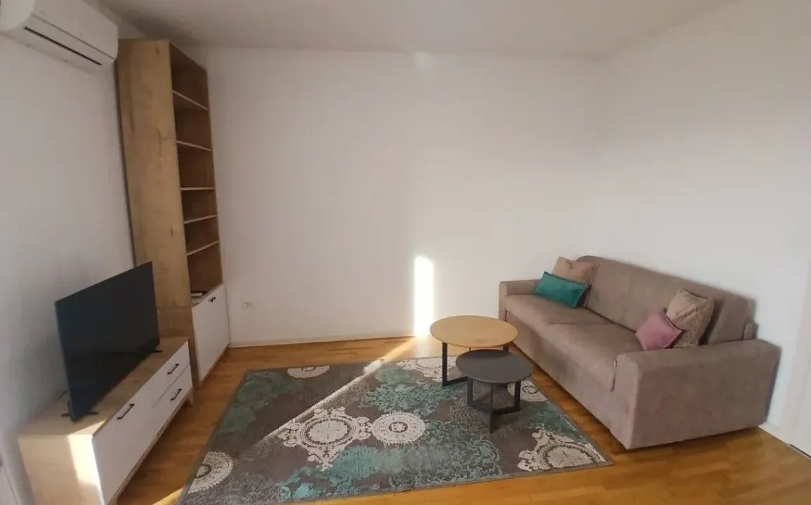 Rent, studio apartment, 30m², Stari Aerodrom, Podgorica