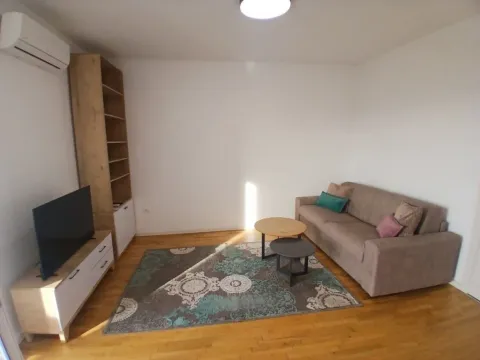 Rent, studio apartment, 30m², Stari Aerodrom, Podgorica