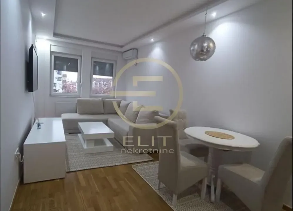 Izdavanje, stan, 42m², Socijalno, Novi Sad Sve Podlokacije