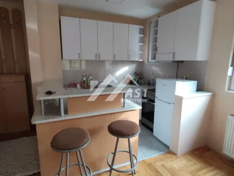 Izdavanje, četvorosoban stan, 110m², Železnička Stanica, Novi Sad Sve Podlokacije - image 6