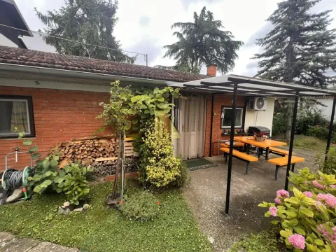 Prodaja, kuća, 114m², Adamovićevo Naselje, Novi Sad Sve Podlokacije - image 2