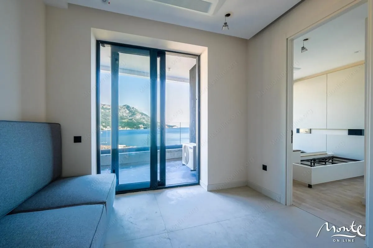 Sale, three bedroom apartment, 190m², Bečići, Budva
