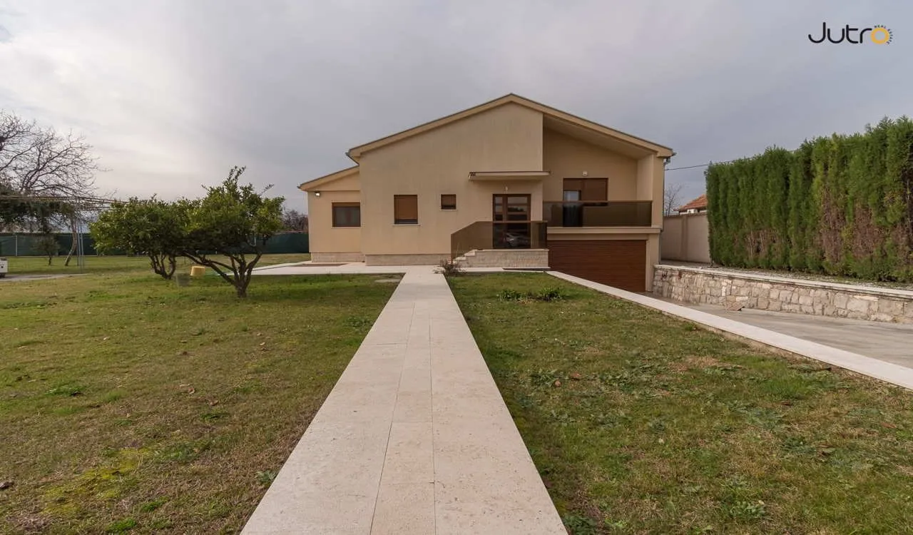 Rent, house, 170m², Dajbabe, Podgorica