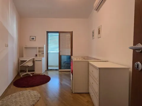 Rent, apartment, 100m², Centar, Podgorica - image 11