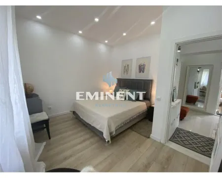 Izdavanje, dvosoban stan, 52m², Senjak, Beograd - image 9