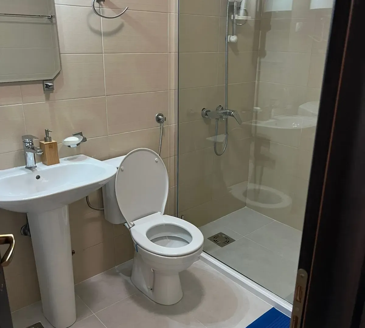 Izdavanje, jednosoban stan, 47m², Budva, Crna Gora