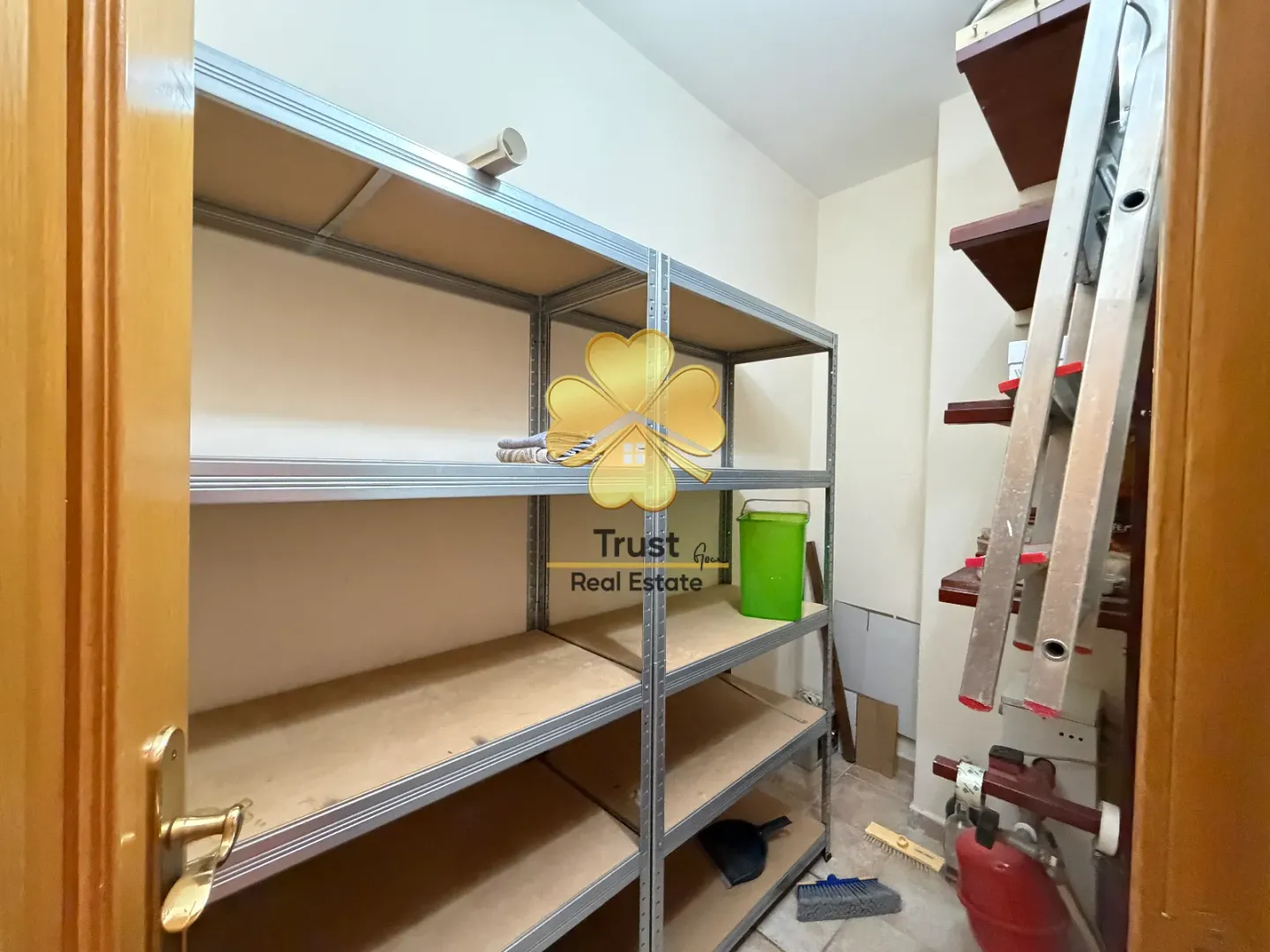 Izdavanje, trosoban stan, 110m², Podgorica, Crna Gora