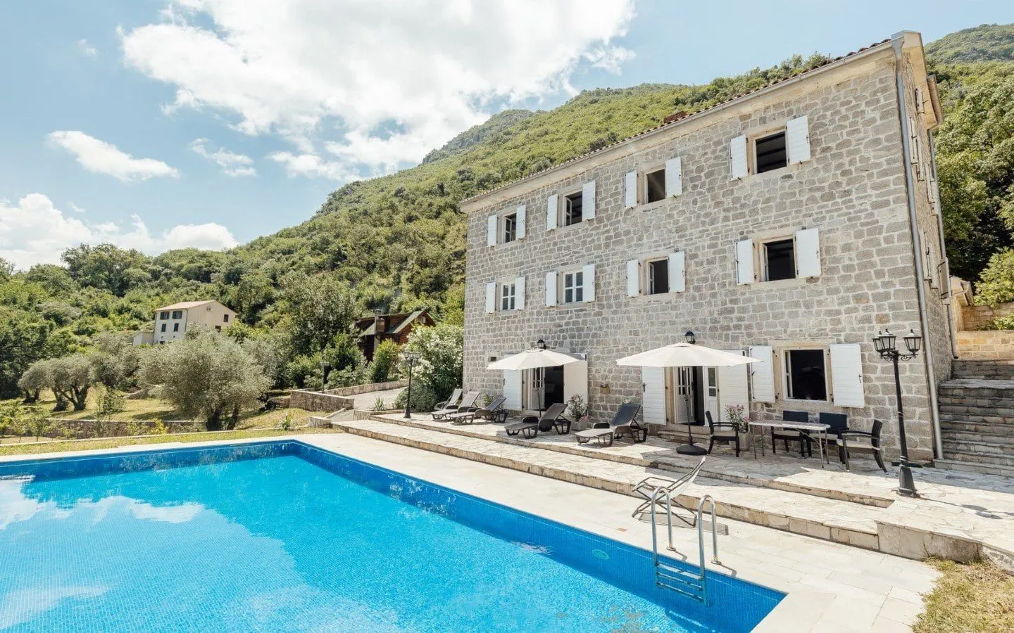 Sale, house, 800m², Prčanj, Kotor