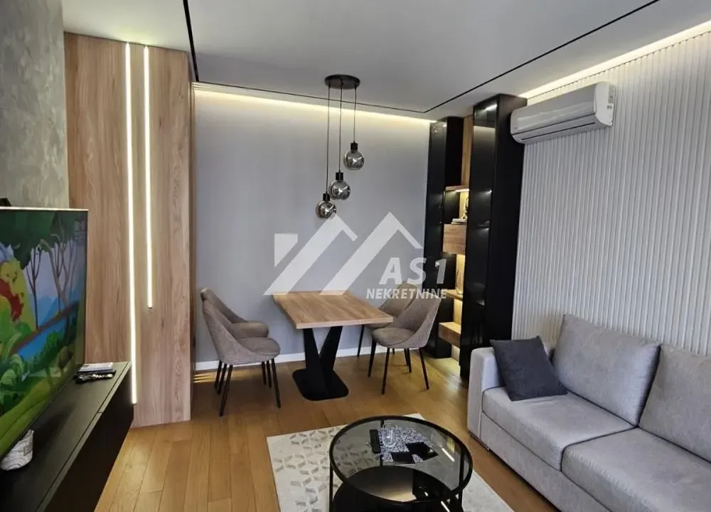 Izdavanje, jednosoban stan, 42m², Adamovićevo Naselje, Novi Sad Sve Podlokacije