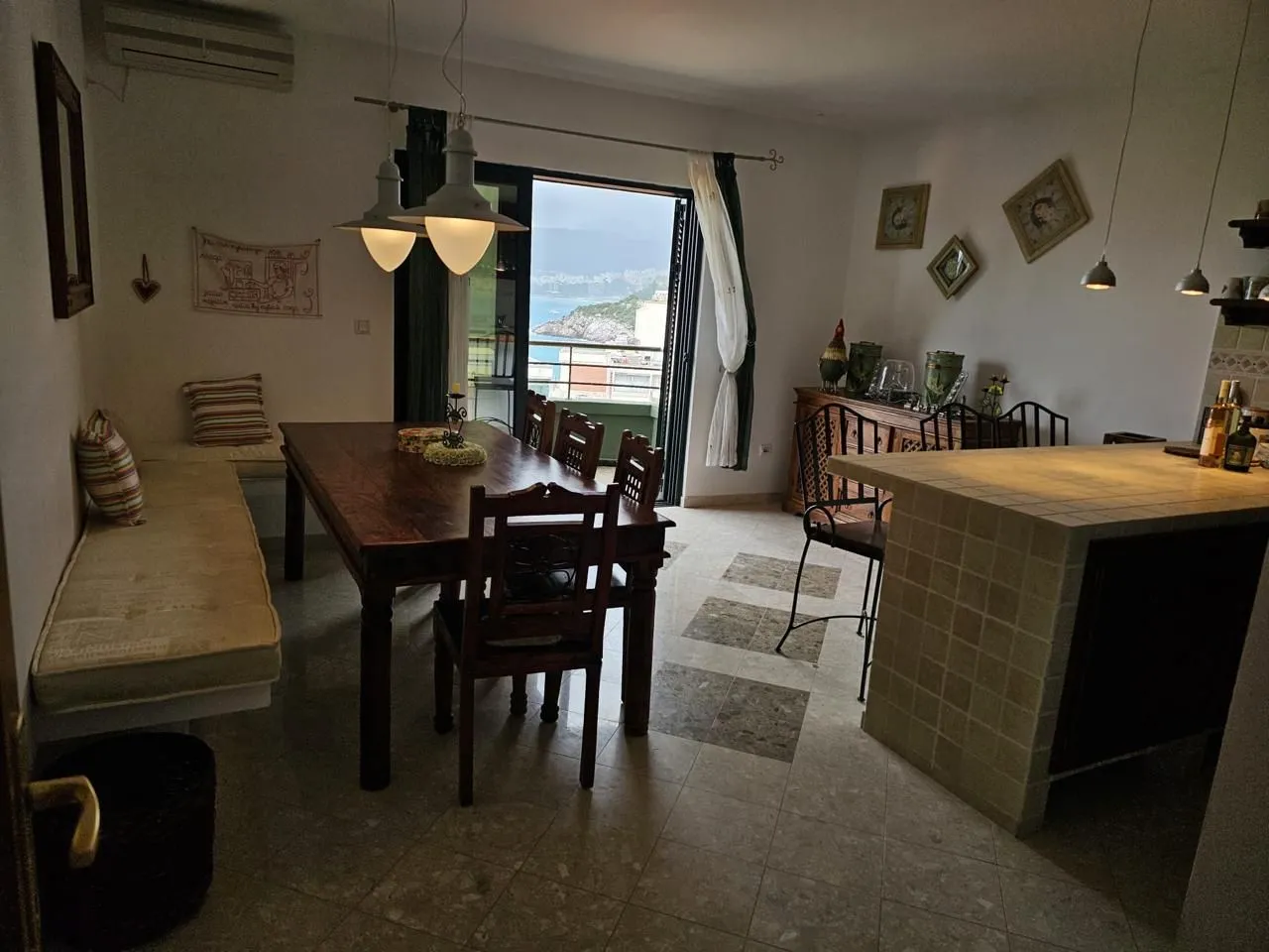 Izdavanje, stan, 149m², Pržno, Budva