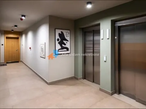 Izdavanje, trosoban stan, 193m², Stari Grad, Beograd - image 11