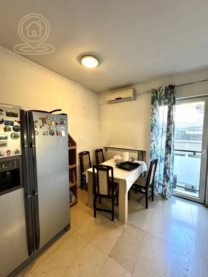 Izdavanje, četvorosoban stan, 110m², Voždovac Sve Podlokacije, Beograd